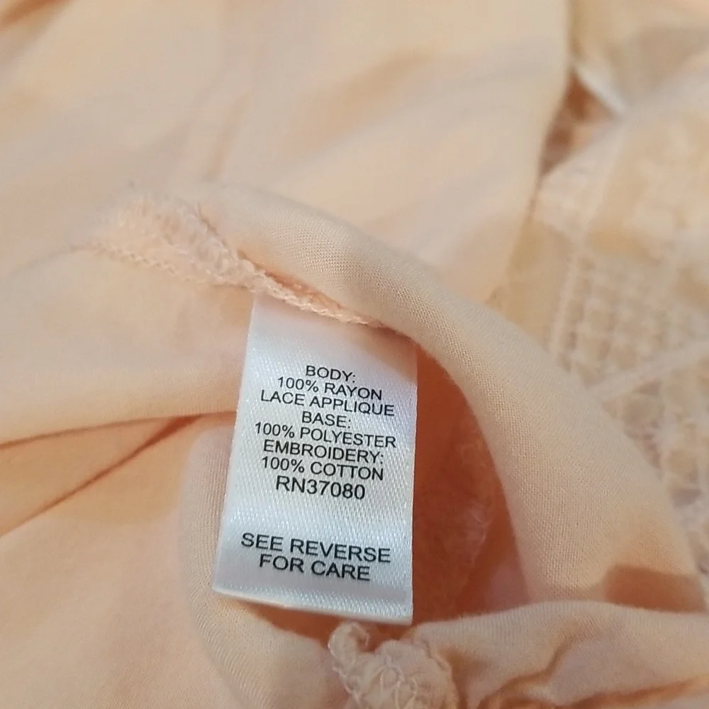 EST.1946 Peach Lace Applique Flowy Top - Picture 9 of 9